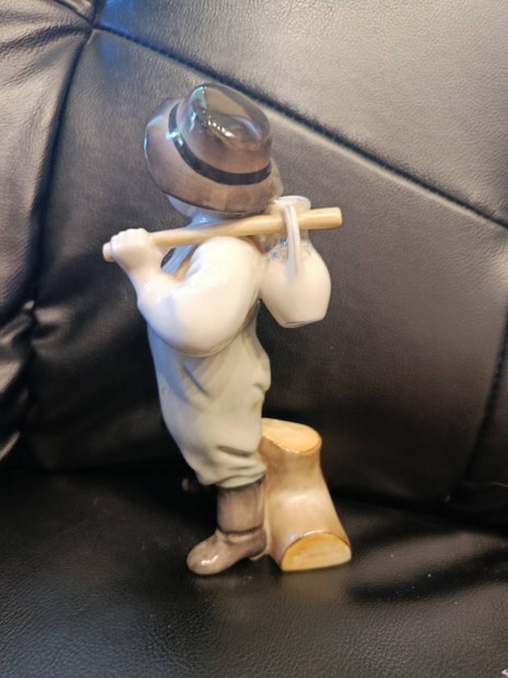 Rgisg rgi porceln Zsolnay porceln szobor vzhord fi 