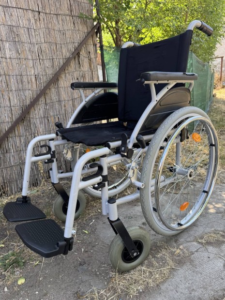 Rehab  kerekes szk sszecsukha