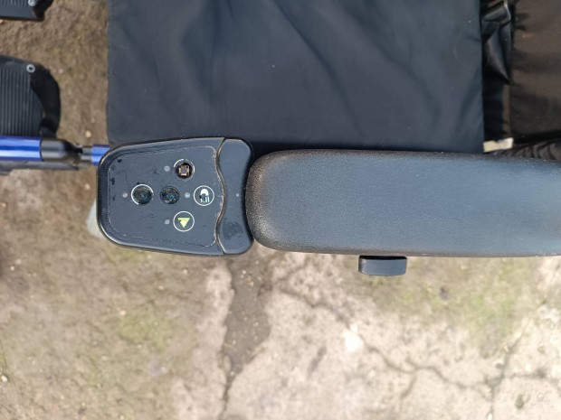 Rehab elektromos kerekes sz�k 