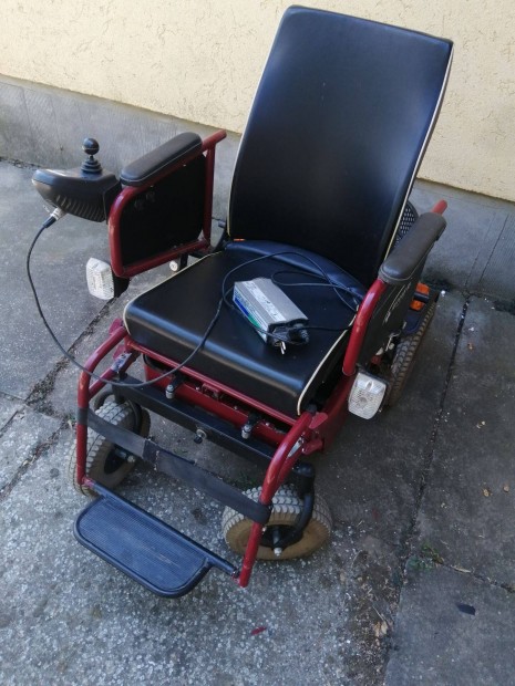 Rehab elektromos tolószék