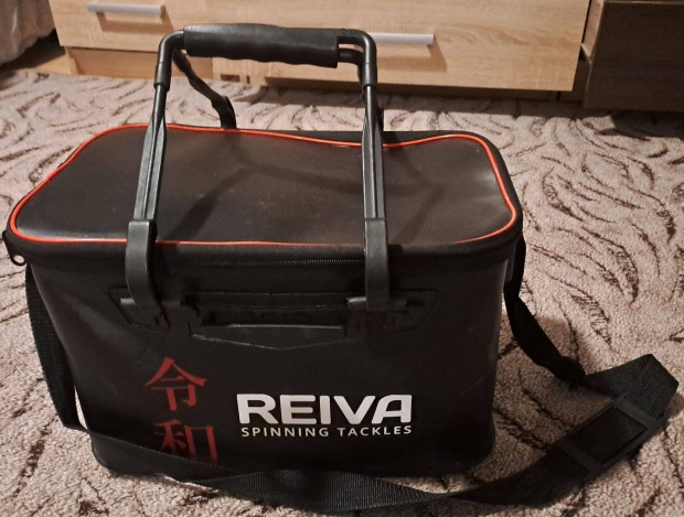 Reiva perget tska
