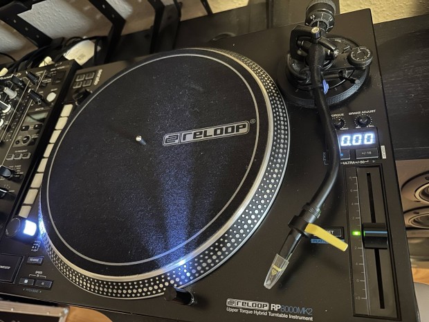 Reloop Elite Szett Rp 8000 mk2 dj lemezjátszó+keverő Serato