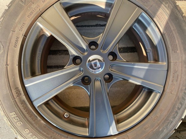 Remek 16" tli szett 5x114.3 osztra SX-4-rl kompletten