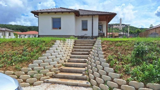 Remek lehet�s�g Pilisj�szfalun!