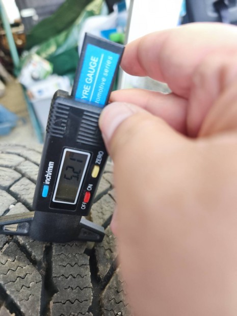 Renault 15" lemezfelni + tli gumi 