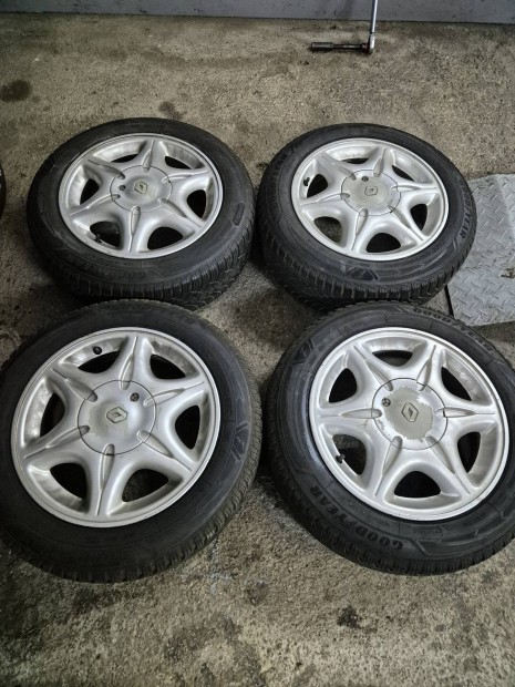 Renault 15" tli kerk 185/60 R15 Goodyear tli gumikkal