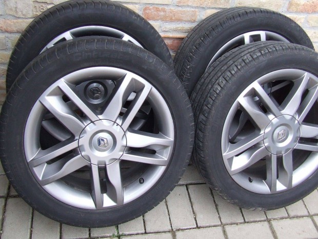 Renault 17"-os gyri alufelni garnitra,5108,Pirelli nyri gumival