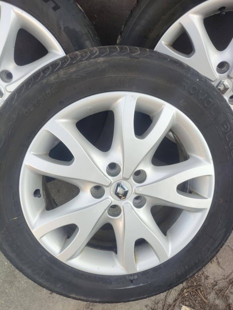 Renault 17 colos alufelni szett 5x114,3 ET :40 Agyméret:66,1