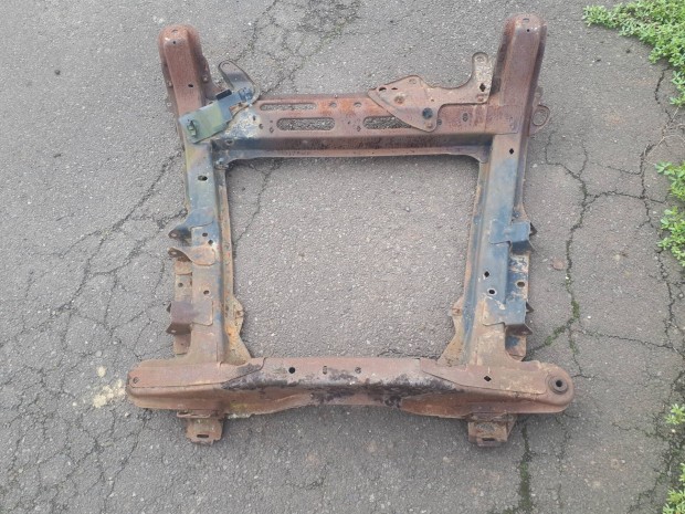 Renault 19 1.9 Diesel Első Bölcső