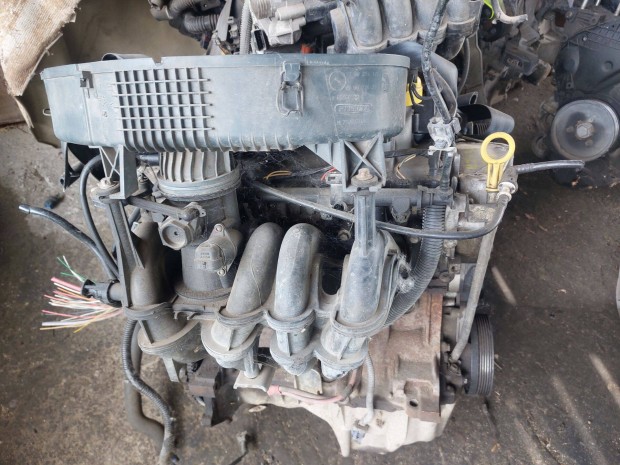 Renault 1.4 8V komplett motor K7J