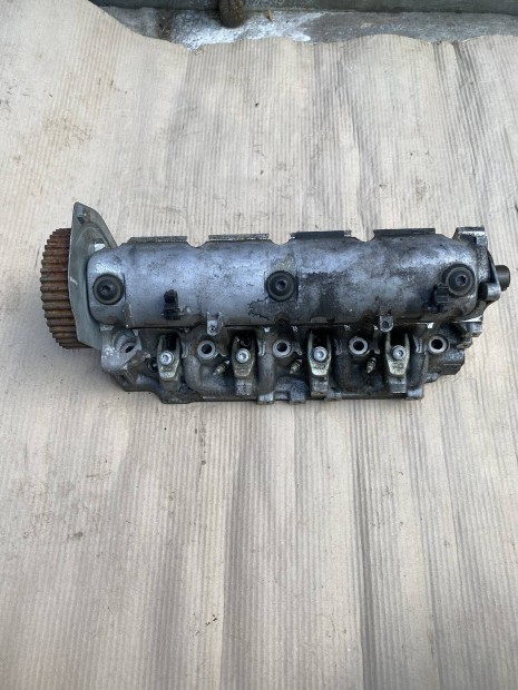 Renault 1,9 dci bontott hengerfej