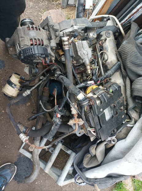 Renault 1.9dti motor 120 ekm komplett