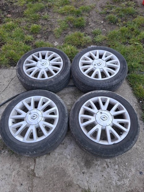 Renault 4x108 k�nny�f�m kerekek