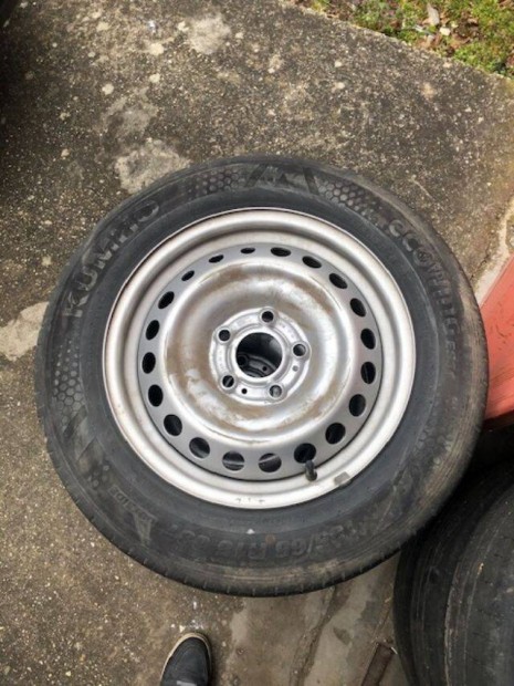 Renault 6x15 ac�lfelni 185/65 gumival elad�