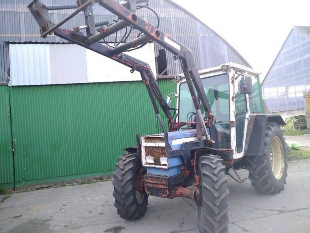 Renault 751-4 traktor