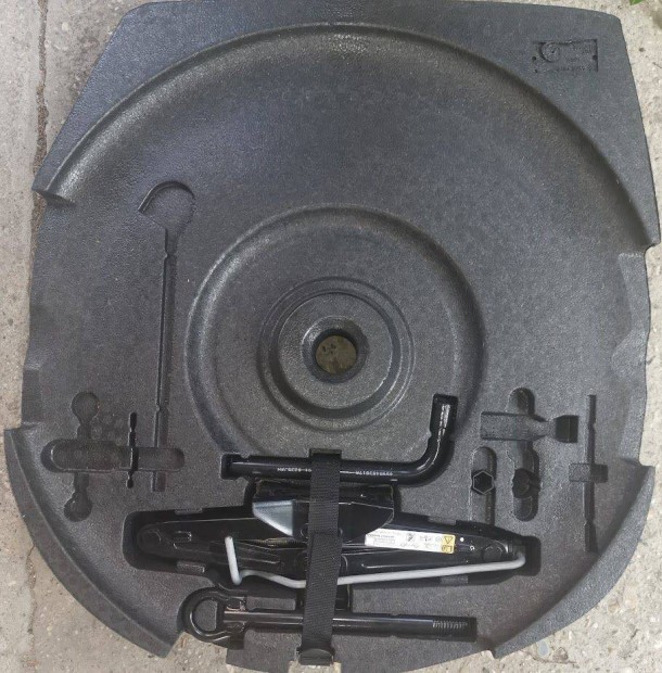 Renault Captur Uniroyal 17 T145/90 R16 106M ptkerk, tart,clszersz