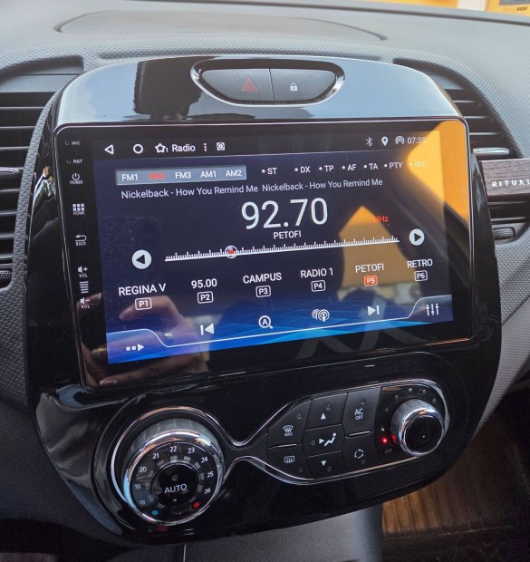 Renault Captur androidos fejegység