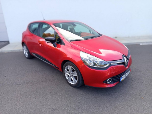 Renault Clio 0.9 TCe Intens S&S Szervizkönyves
