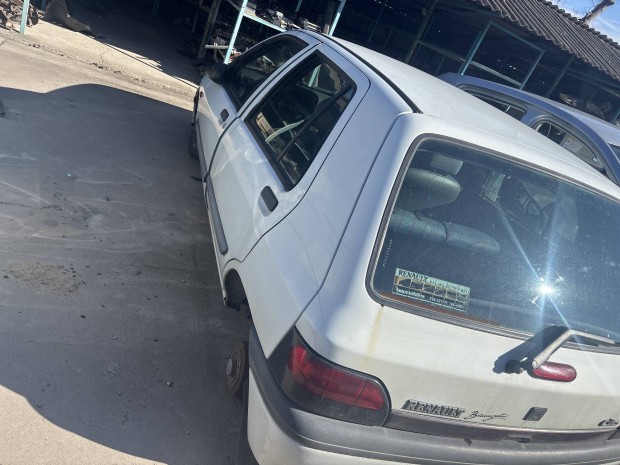 Renault Clio 1 1996 1.1 40kw alkatr�rszei elad�
