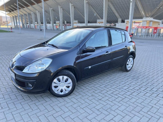 Renault Clio 1.2 16V Authentique 185.E KM.Klma...