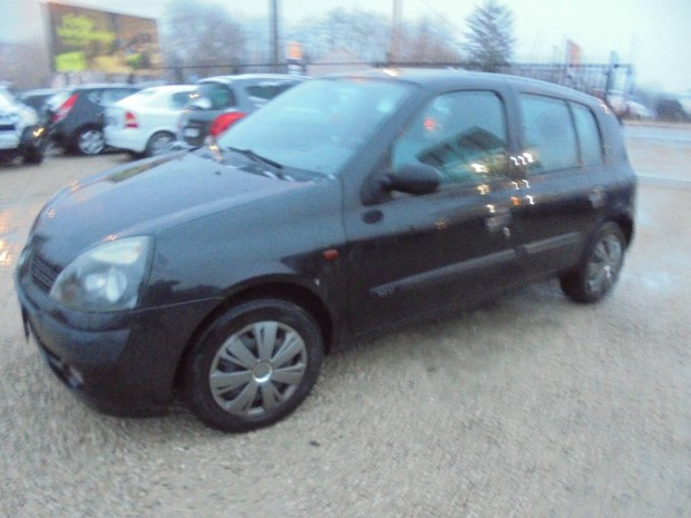 Renault Clio 1.2 16V Authentique Szervizknyves