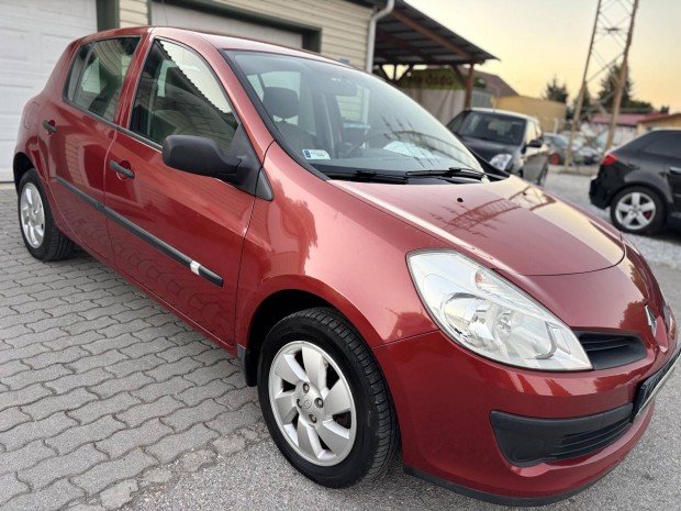 Renault Clio 1.2 16V Expression 146eKm!Mo.- i!F...