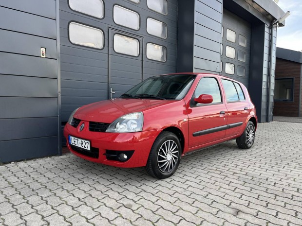 Renault Clio 1.2 16V Expression Szervizkönyv /...
