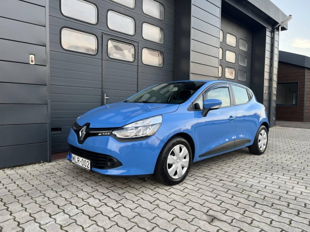 Renault Clio 1.2 16V Intens Szervizknyv / 94ek...