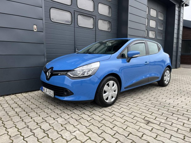 Renault Clio 1.2 16V Intens Szervizknyv / 94ek...