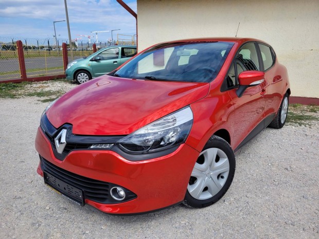 Renault Clio 1.2 16V Zen 1 Tul.! Navigáció! Tem...