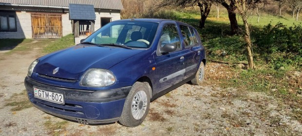 Renault Clio 1.2 alkatrsznek vagy amire akarod!