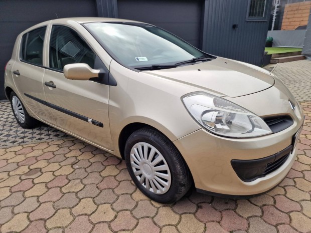 Renault Clio 1.5 dCi Authentique Új Karosszéria...