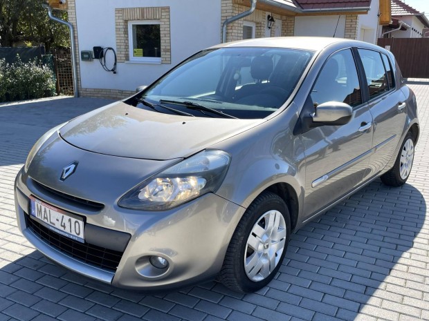 Renault Clio 1.5 dCi Authentique frissen szervi...