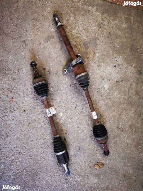 Renault Clio 2006-2012 Jobb Bal féltengelyek 8201055673 820105669