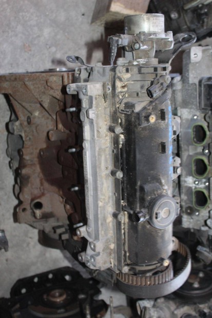 Renault Clio 3 2009-2012 1.5D Fűzött blokk hengerfejjel K9K770