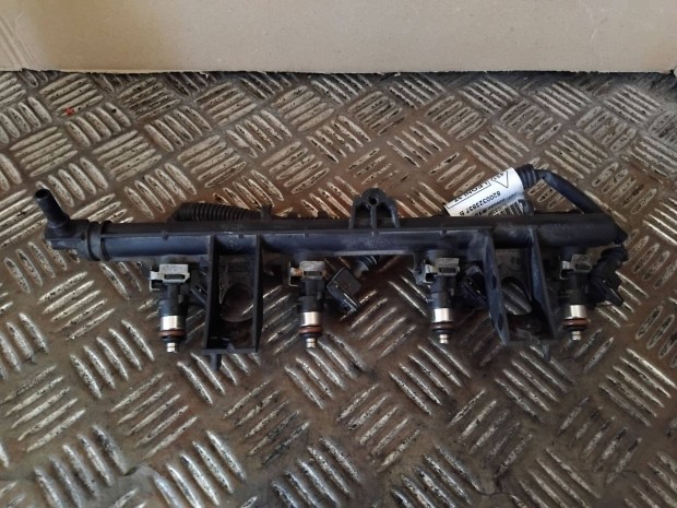 Renault Clio III 1.2 16V Injektor 0280158046