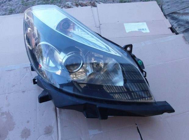 Renault Clio III jobb els fnyszr, lmpa 8200261612