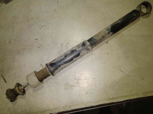 Renault Clio II H�ts� Leng�scsillap�t�