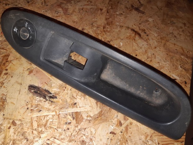 Renault Clio II Jobb Els� Ajt� Beh�z�