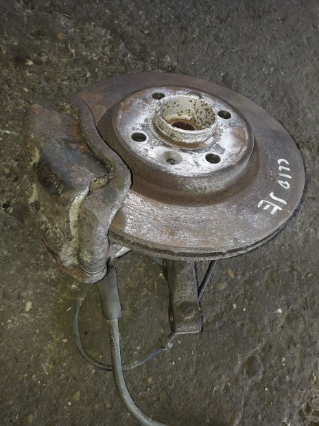 Renault Clio II Jobb Els� Csonk�llv�ny Ker�kaggyal + F�knyereg + ABS