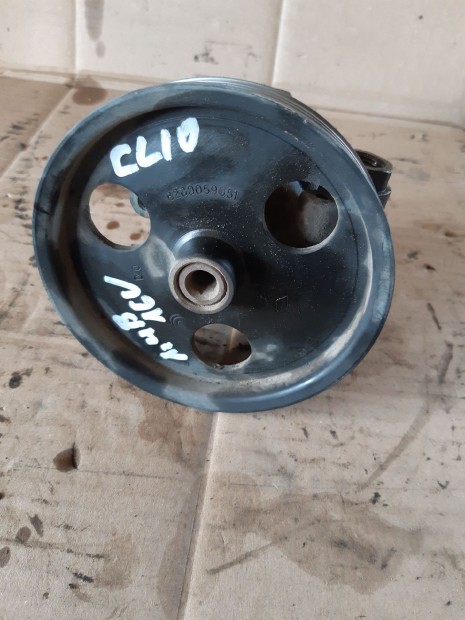 Renault Clio II Korm�nyszerv� Szivatty�