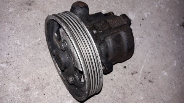 Renault Clio II Korm�nyszerv� Szivatty�