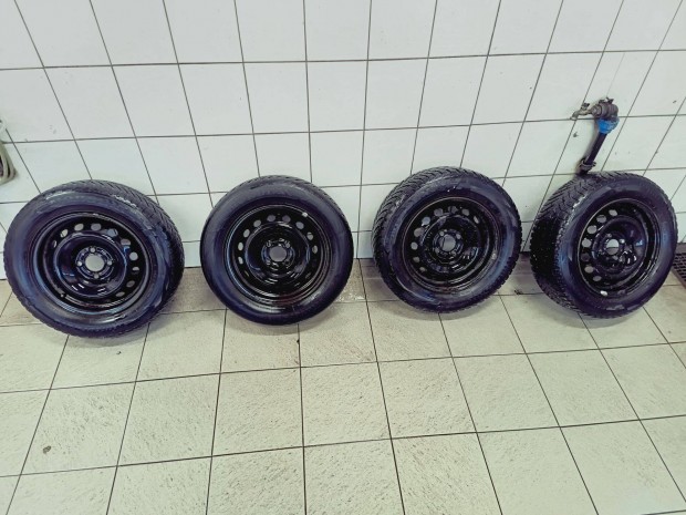 Renault Clio II lemezfelni Tligumival