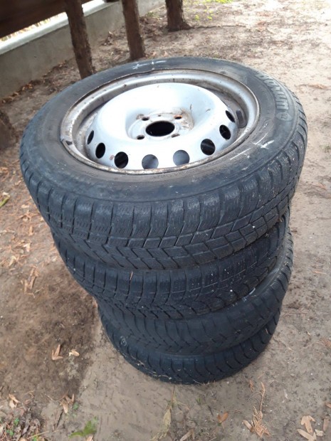 Renault Clio,Thalia 4x100/14 Téli gumi felnivel eladó