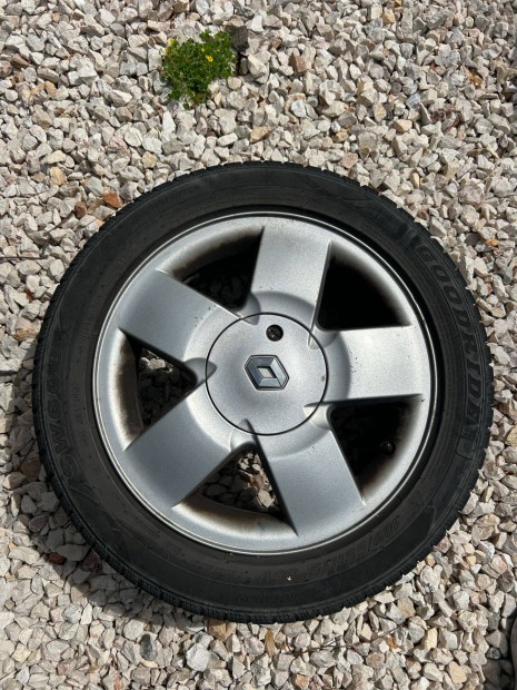 Renault Clio, Megane 4x100 alufelni 185/55R15 újszerű téli gumival!