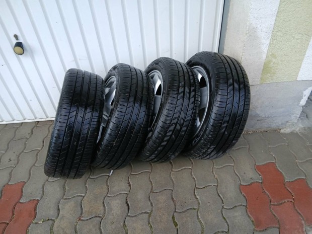 Renault Clio alufelni R15 gumikkal