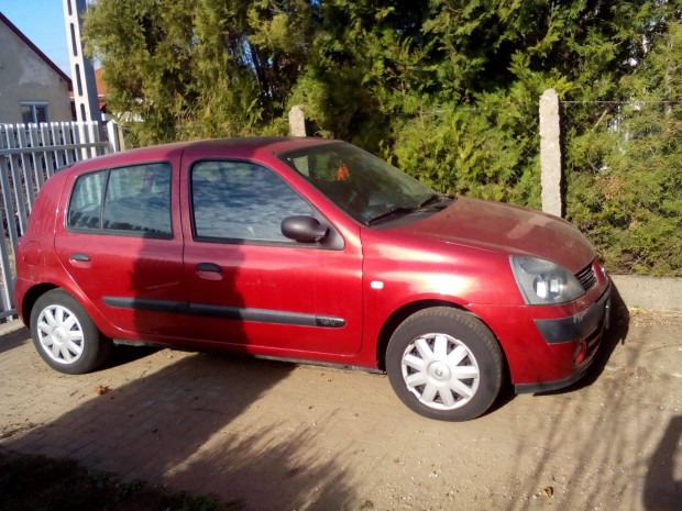 Renault Clio gyári bontott alkatrészek kedvező áron eladók