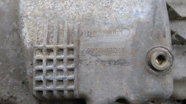 Renault Clio olajtekn, karter