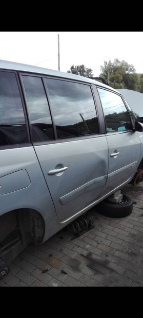 Renault Espace IV 3.0 dci bontott alkatrészei