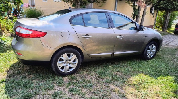 Renault Fluence 1.5 dCi dízel személyautó